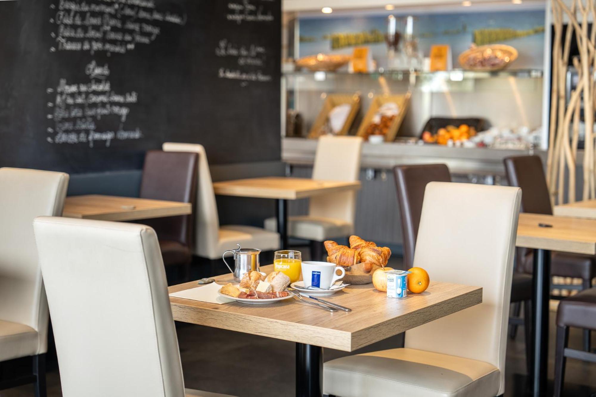 Logis Hotel Restaurant Le Sainte Mere Екстериор снимка