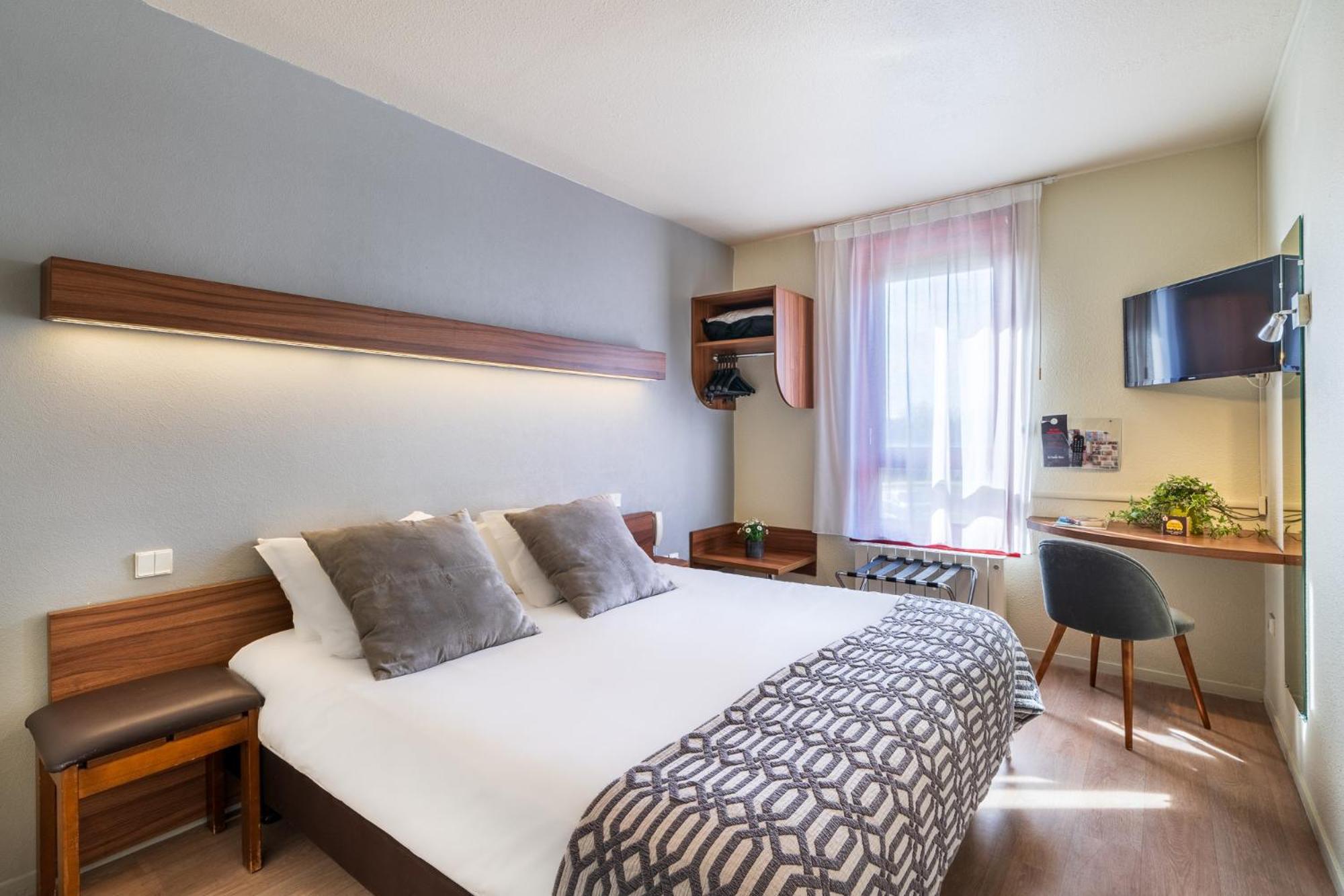 Logis Hotel Restaurant Le Sainte Mere Екстериор снимка