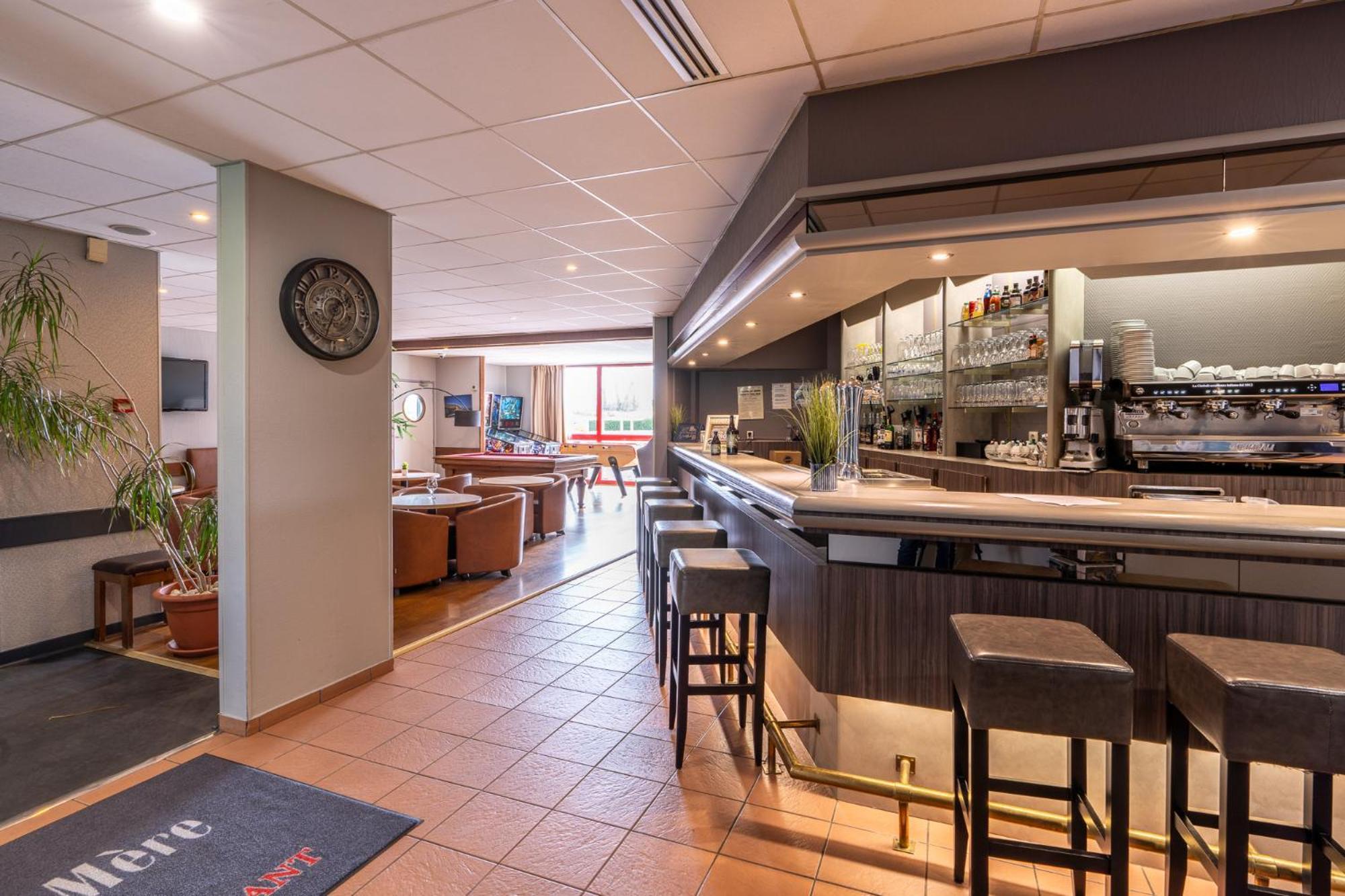 Logis Hotel Restaurant Le Sainte Mere Екстериор снимка