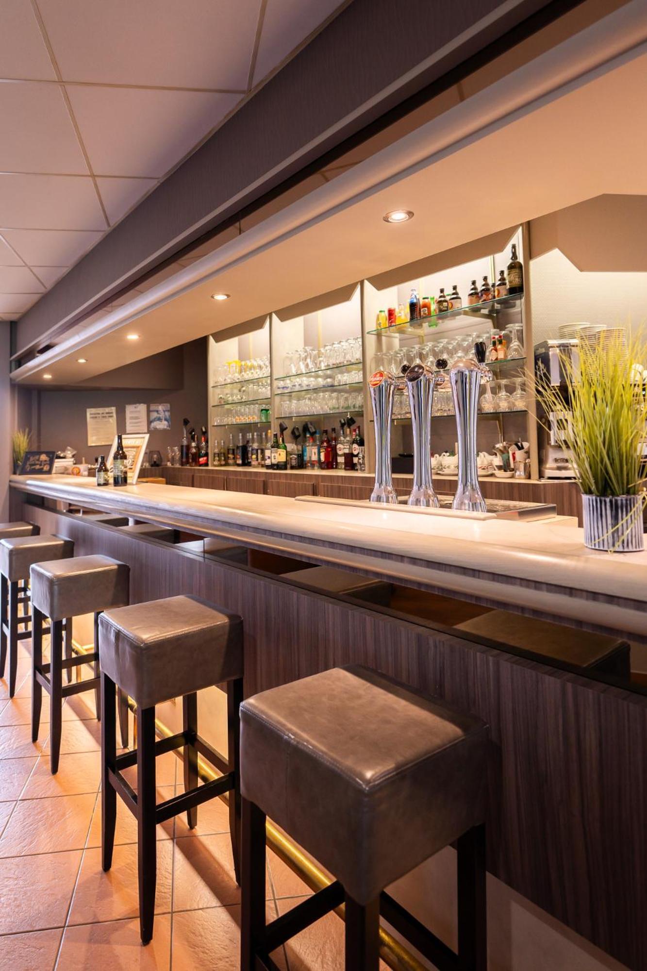 Logis Hotel Restaurant Le Sainte Mere Екстериор снимка